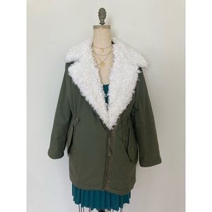 Gap military green fur-lined trim coat